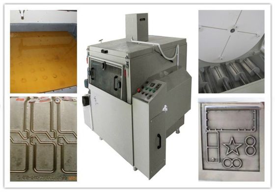 Système de commande par pulvérisation Machine automatique de gravure à matrices flexibles DB5060 pour matrices flexibles
